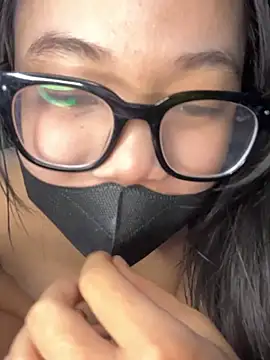 Leeeiuu 网络视讯表演