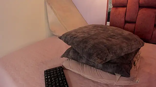 Chat +18 de kristakinnky ao vivo