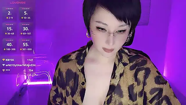 XXX chat uživo modela Jin_Jinn