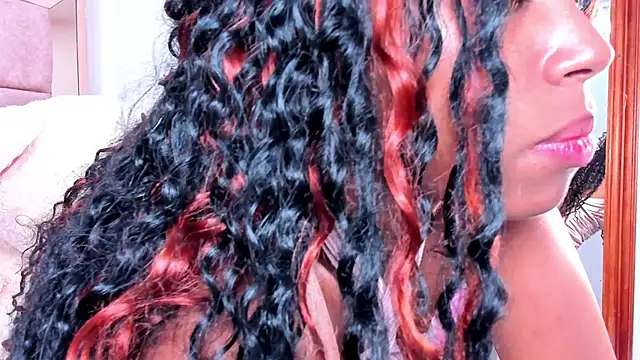 Chat +18 de violeta_ruizz ao vivo