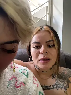 Chat +18 de Ivana__Rivera ao vivo