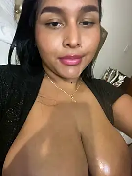 Fancyxlove Adlı Modelin Canlı XXX Sohbeti