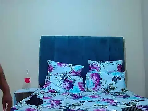 XXX chat uživo modela curvycloe1