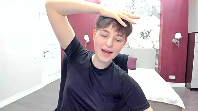 EmiliaYours Adlı Modelin Canlı XXX Sohbeti