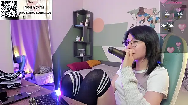 XXX chat uživo modela meomeee