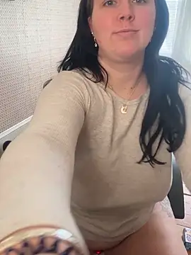 kassbaby: διαδικτυακό σόου στην κάμερα