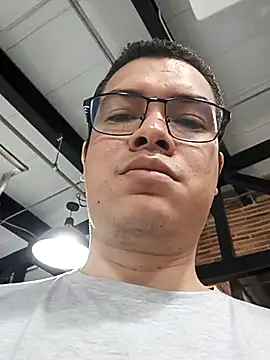 Вебкам-шоу LuigiV2025