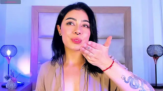 TaniaRedd_ Live XXX-chat