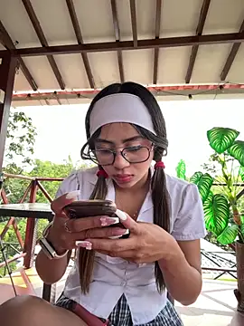 l0lita_emi's Webcam Show