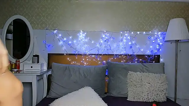 MiaBeeXX – Naživo XXX chat