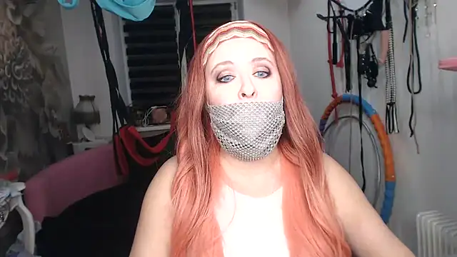 MISSwithDOLLS Adlı Modelin Canlı XXX Sohbeti