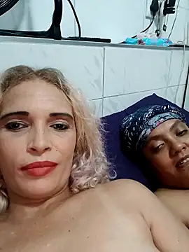 2Juicy_pussyn Webbikameraesitys