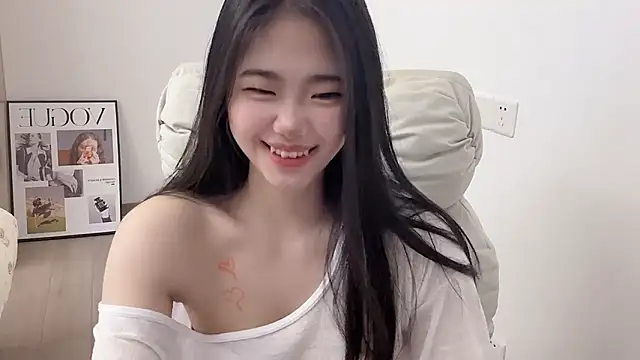 suki-1 Adlı Modelin Canlı XXX Sohbeti