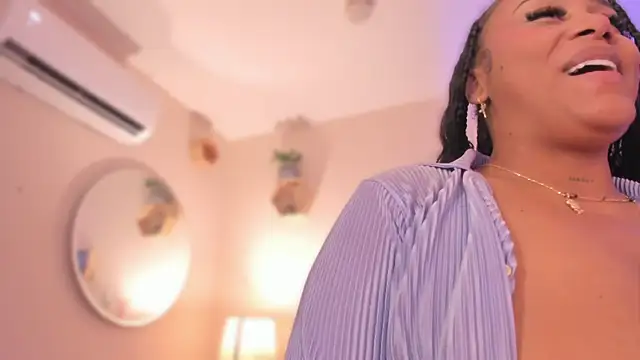 XXX chat uživo modela YariRose