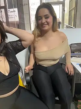 Antonella_Julieta Show in webcam