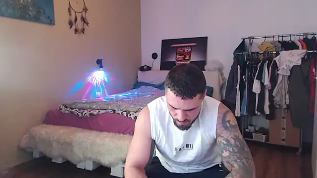 XXX chat uživo modela Tiberius_hunk