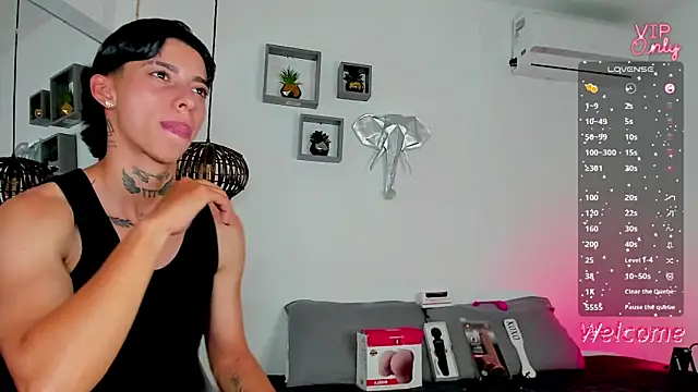 AmberAdams_ Adlı Modelin Canlı XXX Sohbeti