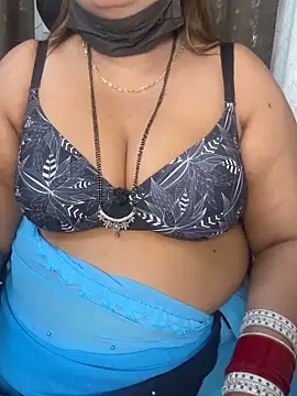 GEET-LOVE Adlı Modelin Canlı XXX Sohbeti