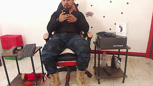 KalethBigDick Chat XXX in diretta