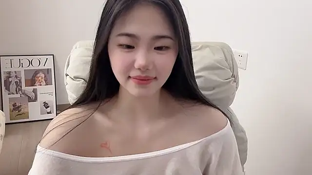 suki-1 élő XXX-chatje