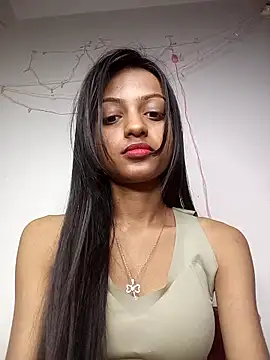 Your-Kitkat: διαδικτυακό σόου στην κάμερα