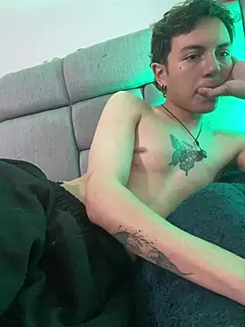 NaytonFreeman: απευθείας συνομιλία ΧΧΧ