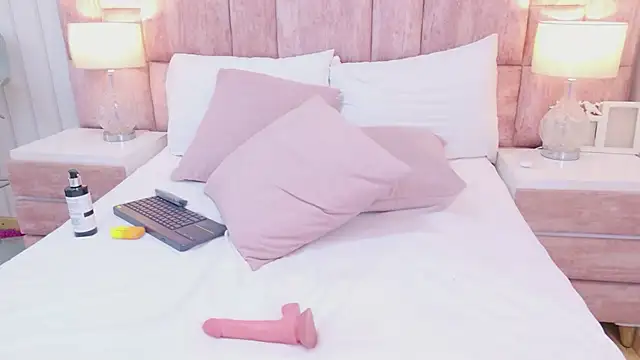 ScarlettFoox live XXX chat