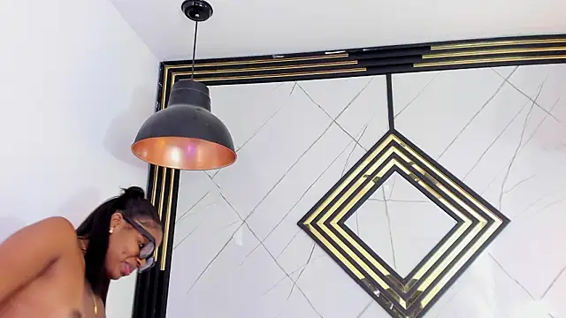 EmilyDiaaz Adlı Modelin Canlı XXX Sohbeti