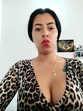 Luianna Adlı Modelin Canlı XXX Sohbeti