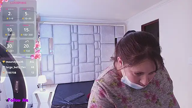 _Emily_rosee_のライブXXXチャット