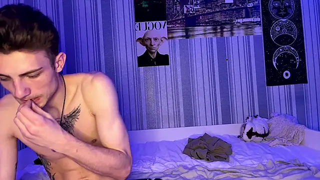 EmiliaCouple webcam show