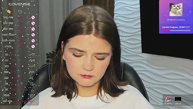 LanaTreades live XXX chat