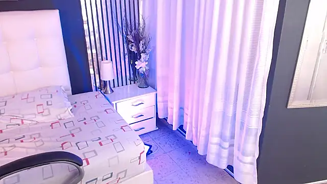 LiaVillalobos Adlı Modelin Canlı XXX Sohbeti