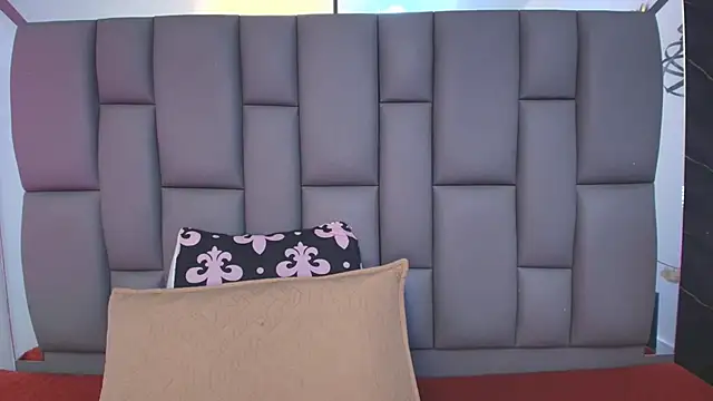 _MiaBrown_'s Live XXX Chat