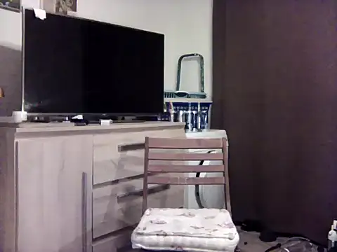 XXX chat uživo modela Dev-BiSklave