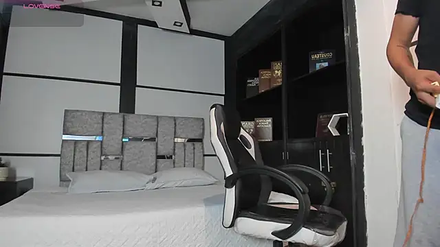 LiamDeepのライブXXXチャット