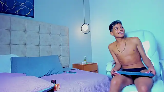 twink_royale18 – Kamerová šou