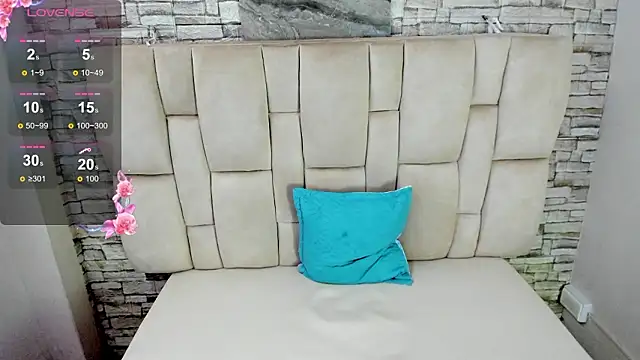 Celesste_doll's Webcam Show