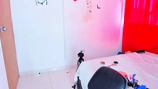 Emily_Coper18 Live XXX-Chat