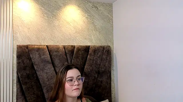 zoe_hugeboobs webcam show