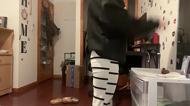 Chat XXX en directo de tinydaisy21