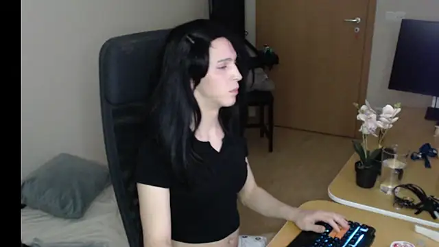 Pearl_Inferno's Live XXX Chat