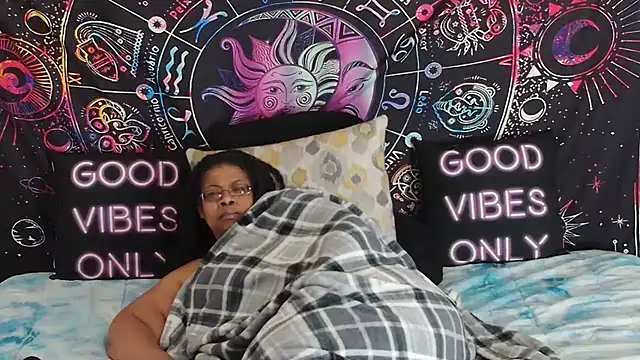 XXX chat uživo modela RENAESPLEASUREPALACE