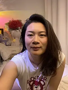 mo-mo-69's Webcam Show