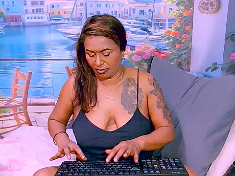 indiansparkle Adlı Modelin Canlı XXX Sohbeti