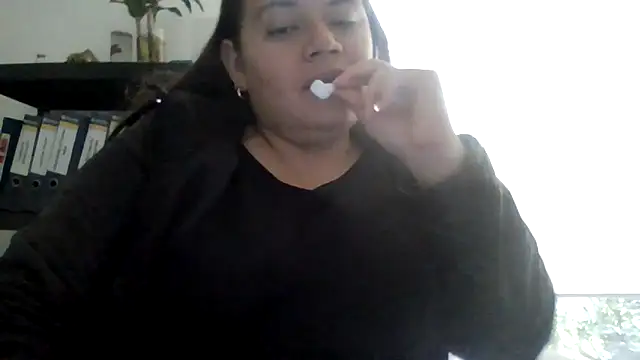 Maya_Manes' Live XXX Chat