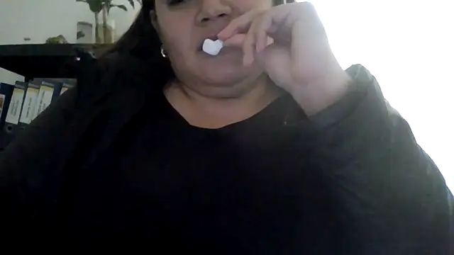 Chat XXX en directo de Maya_Manes