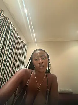 Candykitty01 现场XXX聊天