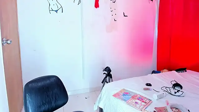 Emily_Coper18 Adlı Modelin Canlı XXX Sohbeti