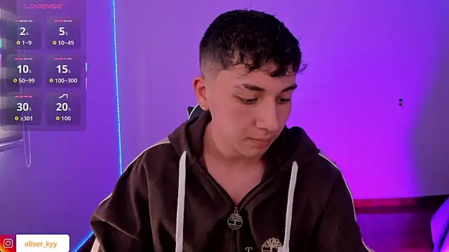 oliver_kyy Webcam Show